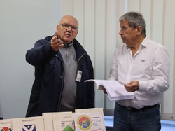  <a style='color: #fff;' href='/uploaded/photo/remise-de-livre-y-belleau-656064644c021.jpg'>(Télécharger)</a>