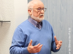  <a style='color: #fff;' href='/uploaded/photo/remise-de-livre-y-belleau-656064698fa22.jpg'>(Télécharger)</a>