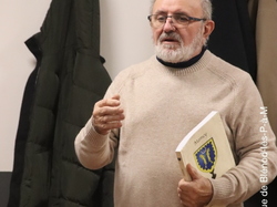  <a style='color: #fff;' href='/uploaded/photo/remise-de-livre-y-mamey-65af41f00aae8.jpg'>(Télécharger)</a>