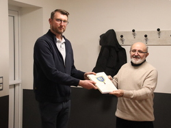  <a style='color: #fff;' href='/uploaded/photo/remise-de-livre-y-mamey-65af41f030ec8.jpg'>(Télécharger)</a>