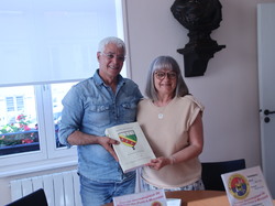  <a style='color: #fff;' href='/uploaded/photo/remise-de-livre-y-montauville-667b127e4ded6.jpg'>(Télécharger)</a>