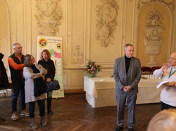  <a style='color: #fff;' href='/uploaded/photo/remise-de-livre-y-pont-y-mousson-656ecd6deaf5f.jpg'>(Télécharger)</a>