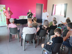  <a style='color: #fff;' href='/uploaded/photo/remise-de-livre-y-sainte-geneviy-ve-669b8bd377d54.jpg'>(Télécharger)</a>