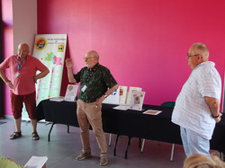  <a style='color: #fff;' href='/uploaded/photo/remise-de-livre-y-sainte-geneviy-ve-669b8bd586cc7.jpg'>(Télécharger)</a>