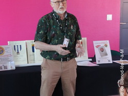  <a style='color: #fff;' href='/uploaded/photo/remise-de-livre-y-sainte-geneviy-ve-669b8bd70811c.jpg'>(Télécharger)</a>