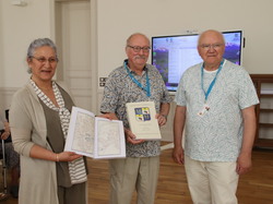  <a style='color: #fff;' href='/uploaded/photo/remise-de-livre-y-thiaucourt-regniy-ville-683d5bb71e33c.jpg'>(Télécharger)</a>