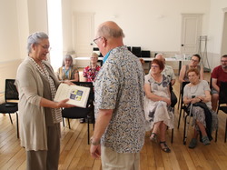  <a style='color: #fff;' href='/uploaded/photo/remise-de-livre-y-thiaucourt-regniy-ville-683d5bbba9a54.jpg'>(Télécharger)</a>