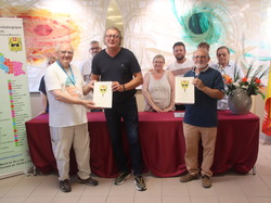  <a style='color: #fff;' href='/uploaded/photo/remise-des-livres-y-bly-nod-ly-s-pam-68527b1734943.jpg'>(Télécharger)</a>