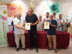  <a style='color: #fff;' href='/uploaded/photo/remise-des-livres-y-bly-nod-ly-s-pam-68527b185dd14.jpg'>(Télécharger)</a>