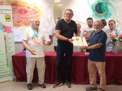  <a style='color: #fff;' href='/uploaded/photo/remise-des-livres-y-bly-nod-ly-s-pam-68527b19799e4.jpg'>(Télécharger)</a>