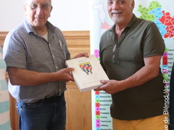  <a style='color: #fff;' href='/uploaded/photo/remise-du-livre-eply-6850e7e09d939.jpg'>(Télécharger)</a>