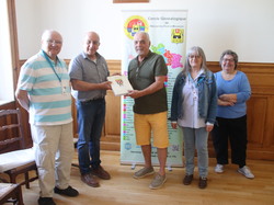  <a style='color: #fff;' href='/uploaded/photo/remise-du-livre-eply-6850e7e0bd530.jpg'>(Télécharger)</a>