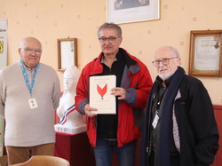  <a style='color: #fff;' href='/uploaded/photo/remise-du-livre-y-arraye-et-han-69281af61af2f.jpg'>(Télécharger)</a>