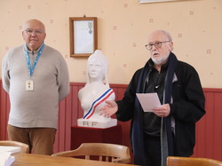  <a style='color: #fff;' href='/uploaded/photo/remise-du-livre-y-arraye-et-han-69281af653c49.jpg'>(Télécharger)</a>