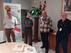  <a style='color: #fff;' href='/uploaded/photo/remise-du-livre-y-jaulny-6910461f3b577.jpg'>(Télécharger)</a>