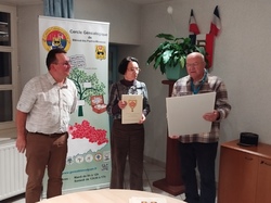  <a style='color: #fff;' href='/uploaded/photo/remise-du-livre-y-jaulny-69104620474c1.jpg'>(Télécharger)</a>